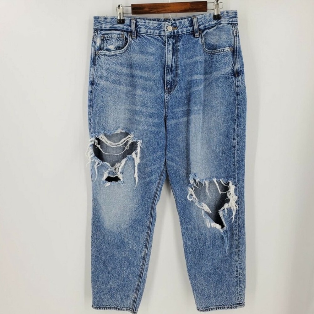 American Eagle Curvy Mom Jeans